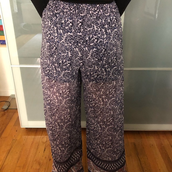 SOLD!!! Flowy Wide Leg Pants - Picture 3 of 4